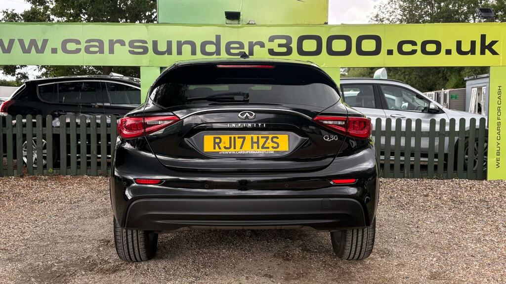 Infiniti Q30 Business Executive Black #5