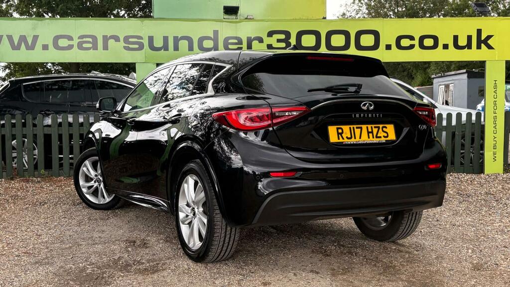 Infiniti Q30 Business Executive Black #4