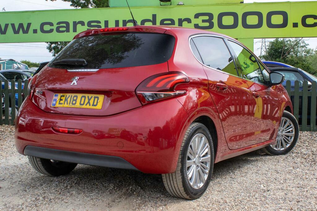 Peugeot 208 Allure EK18OXD Red #6
