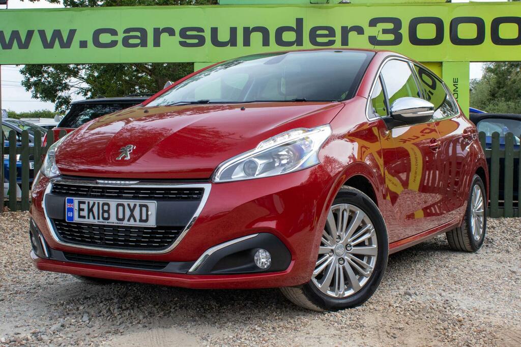 Peugeot 208 Allure EK18OXD Red #3