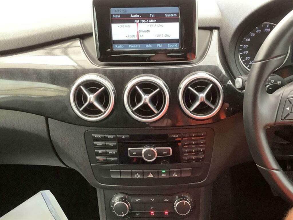 Mercedes-Benz B Class Se White #2