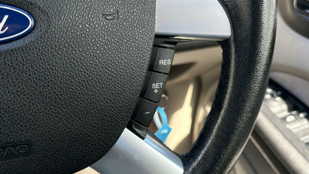 Ford Focus Zetec Climate 16V 5-Door Black #16