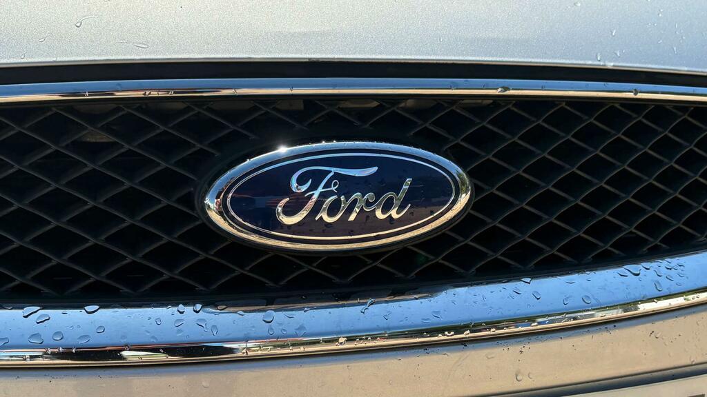 Ford Focus Zetec Climate 16V 5-Door Black #34