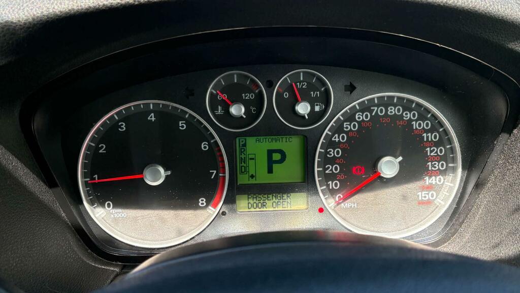Ford Focus Zetec Climate 16V 5-Door Black #13