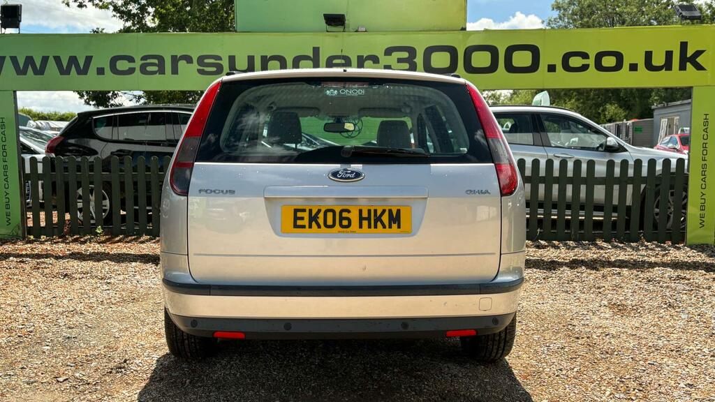 Ford Focus Zetec Climate 16V 5-Door Black #4
