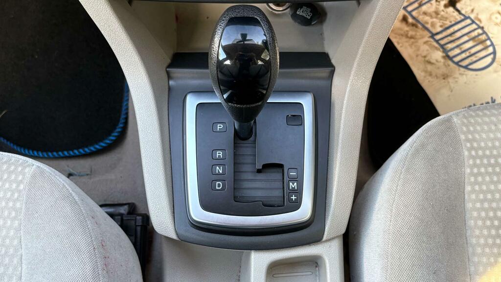 Ford Focus Zetec Climate 16V 5-Door Black #24