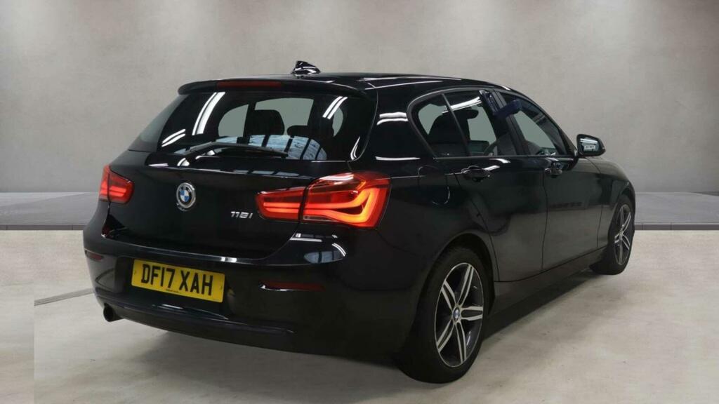 BMW 1 Series Sport White #7