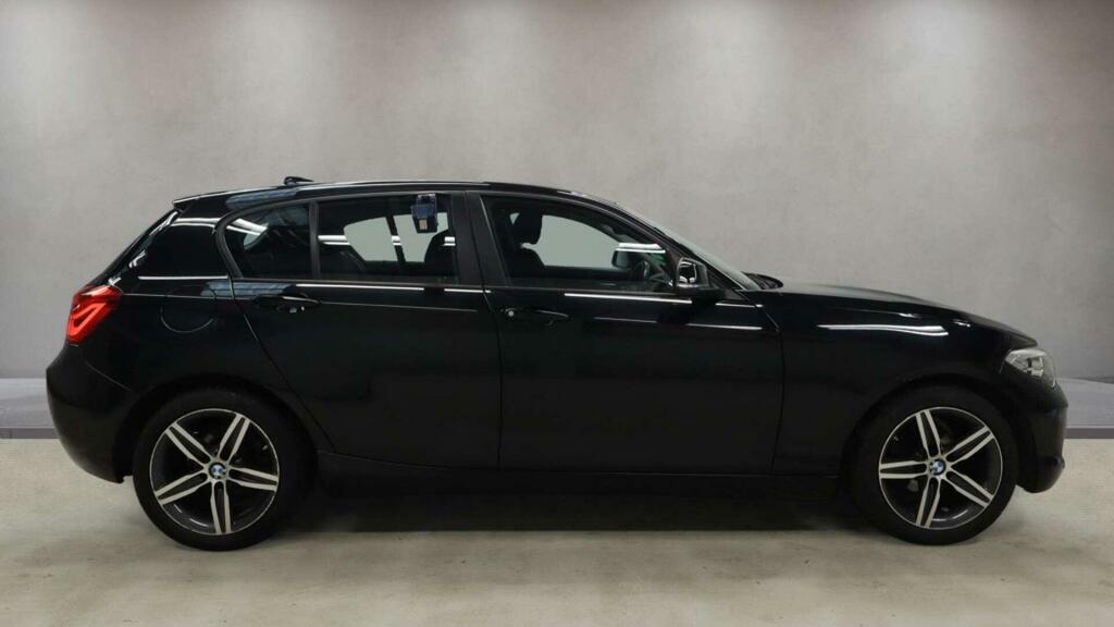 BMW 1 Series Sport White #9