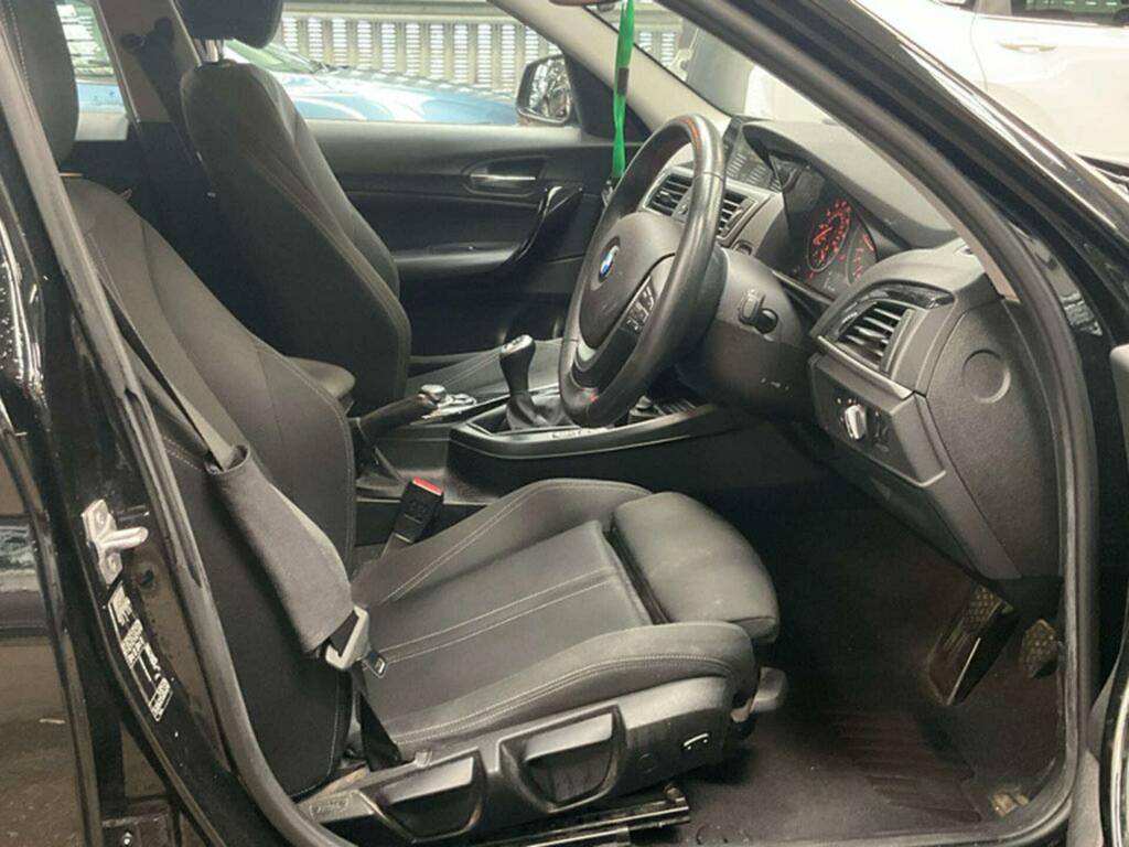 BMW 1 Series Sport Black #3