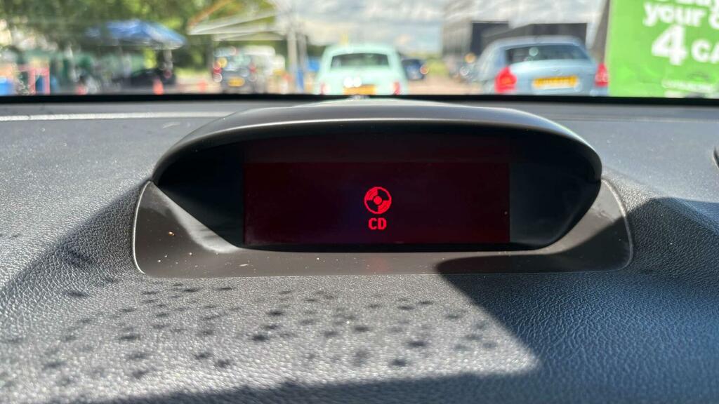Vauxhall Mokka Hatchback White #23