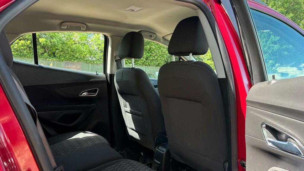 Vauxhall Mokka Hatchback White #9