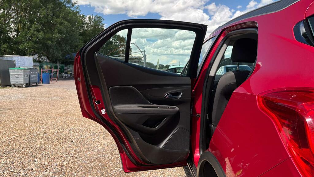 Vauxhall Mokka Hatchback White #30