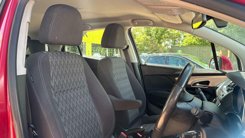 Vauxhall Mokka Hatchback White #8