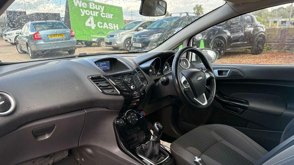 Ford Fiesta 1.2 Studio 59 Bhp Red #12