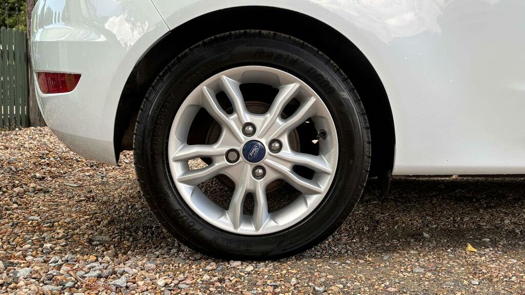 Ford Fiesta 1.2 Studio 59 Bhp Red #29