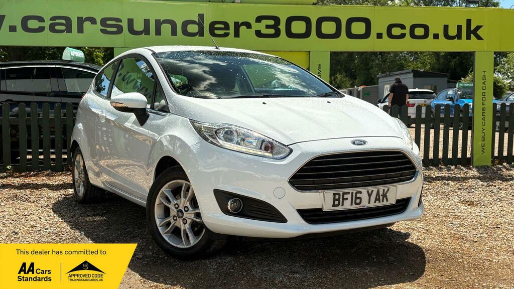 Ford Fiesta 1.2 Studio 59 Bhp Red #1