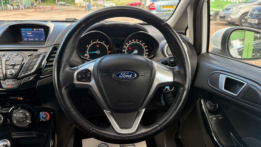 Ford Fiesta 1.2 Studio 59 Bhp Red #14