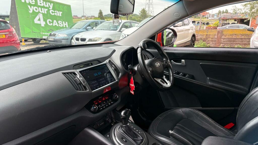 Kia Sportage  White #15