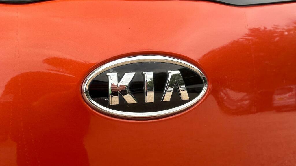 Kia Sportage  White #41