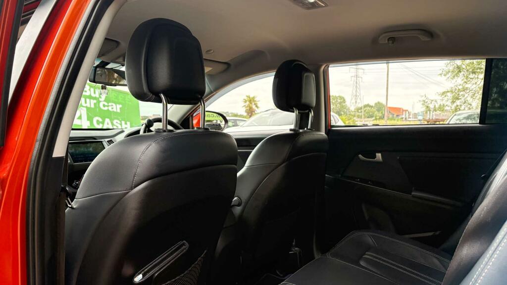 Kia Sportage  White #13