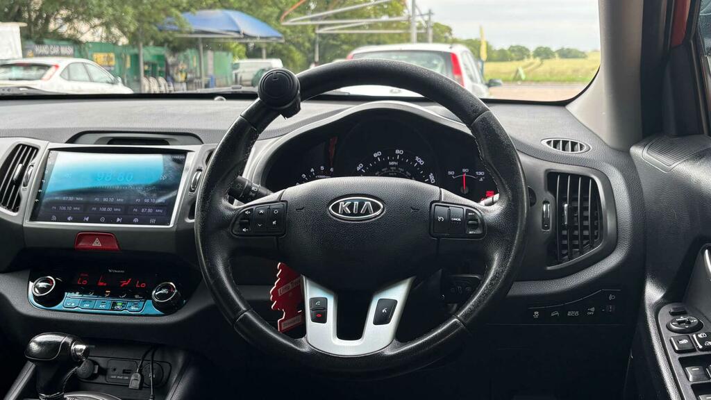 Kia Sportage  White #17