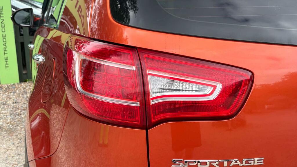 Kia Sportage  White #40