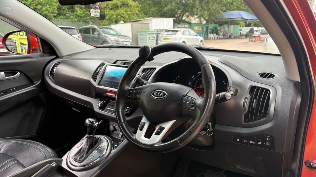 Kia Sportage  White #8