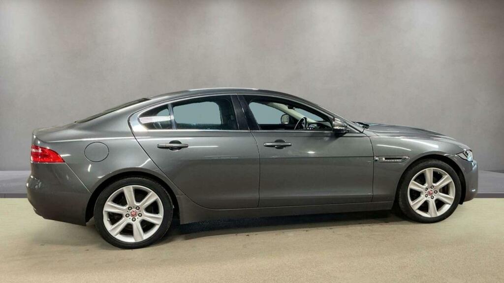 Jaguar XE 2.0 Gtdi Prestige Euro 6 Ss Red #9