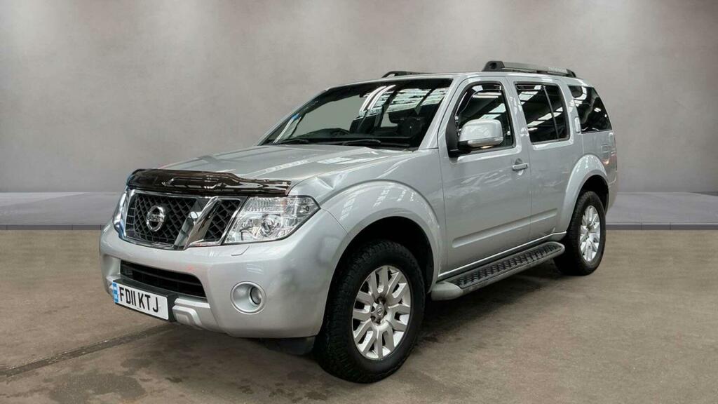 Nissan Pathfinder Tekna Silver #5