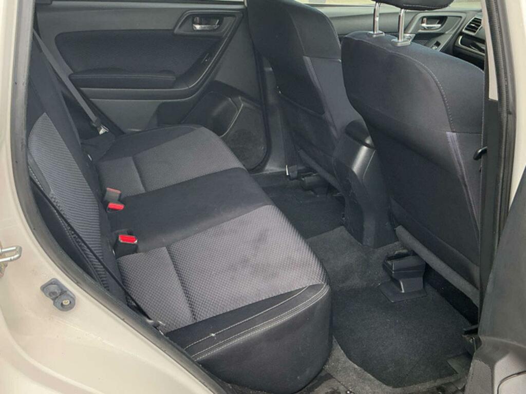Subaru Forester Xe White #4