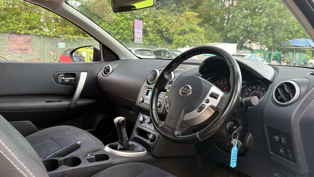 Nissan Qashqai Hatchback White #7