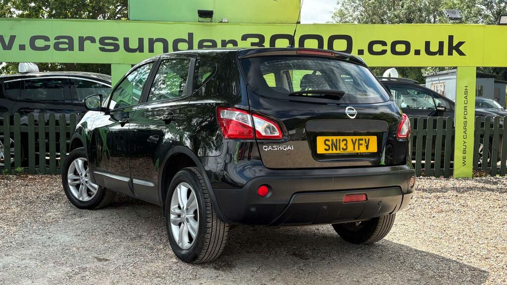 Nissan Qashqai Hatchback White #4