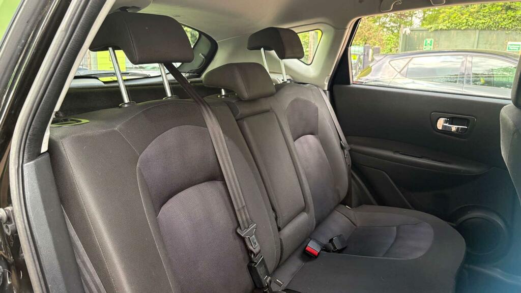 Nissan Qashqai Hatchback White #10