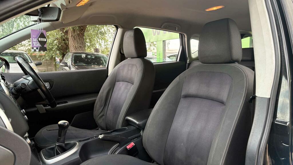 Nissan Qashqai Hatchback White #13