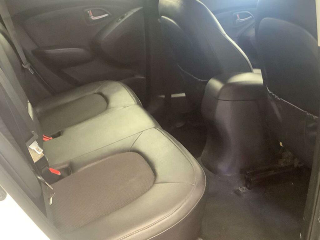 Hyundai Ix35 Se White #4