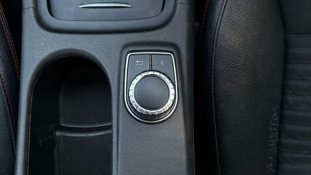Mercedes-Benz CLA Class 2.1 Cla220 Cdi  #28