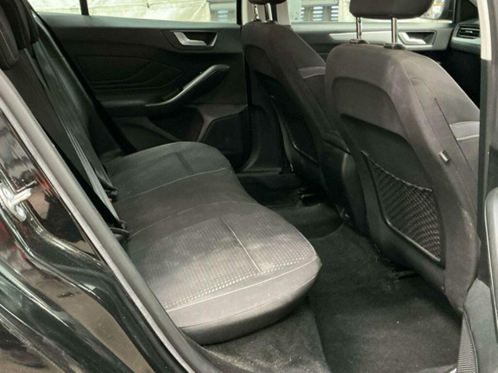 Ford Focus Zetec Black #4