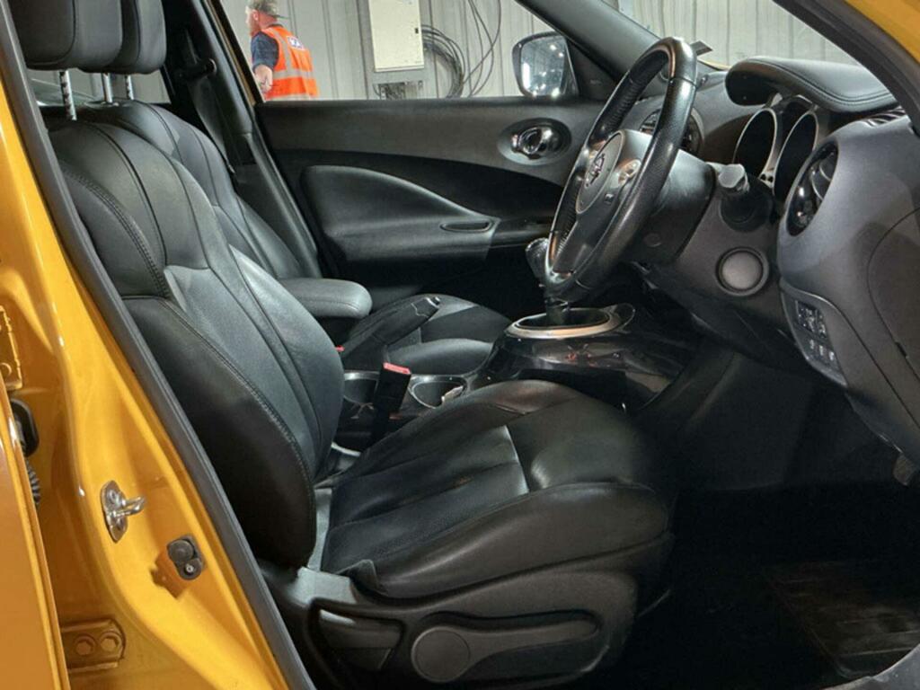 Nissan Juke Tekna Yellow #2