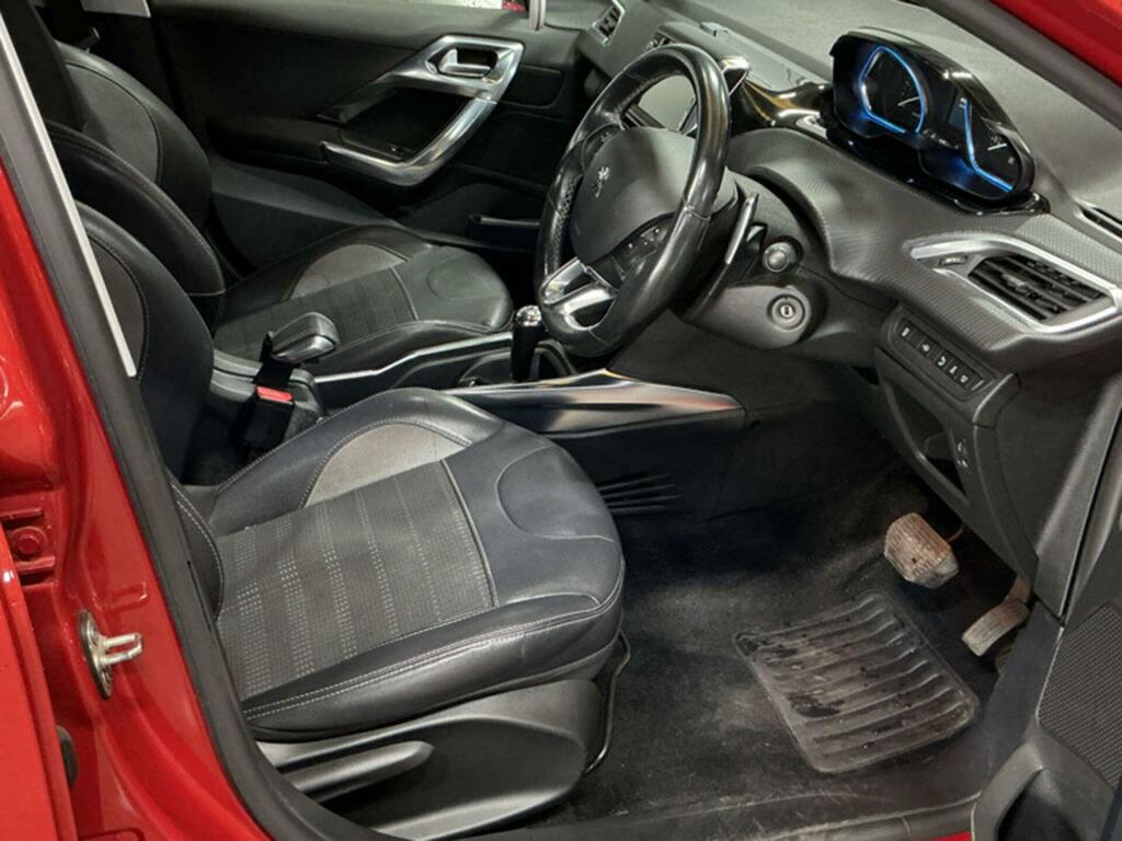 Peugeot 2008 Allure Red #3