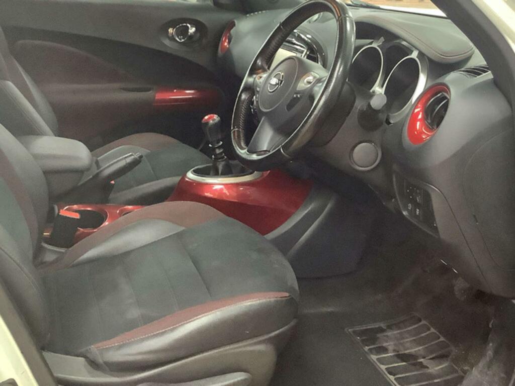 Nissan Juke Envy White #3