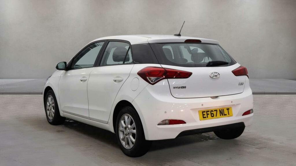 Hyundai I20 Se White #6