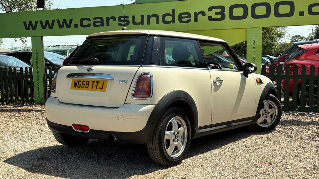Mini Hatch One White #4