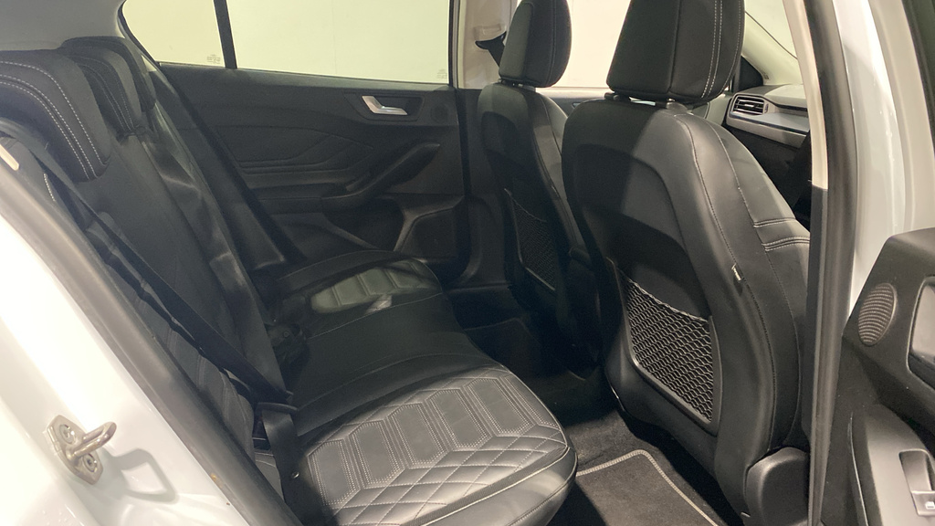 Ford Focus 1.5 Ecoblue 120 Active X Vignale Edition White #4