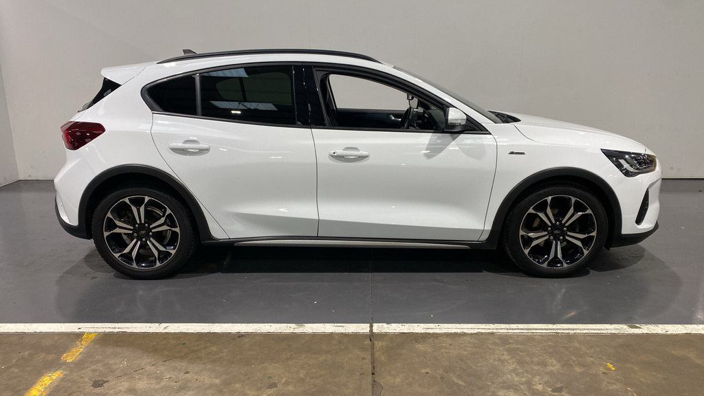 Ford Focus 1.5 Ecoblue 120 Active X Vignale Edition White #2