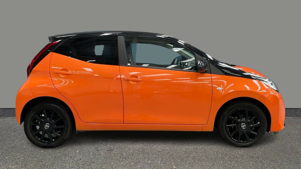Toyota Aygo 1.0 Vvt-i X-cite 6 Tss X-shift Orange #3