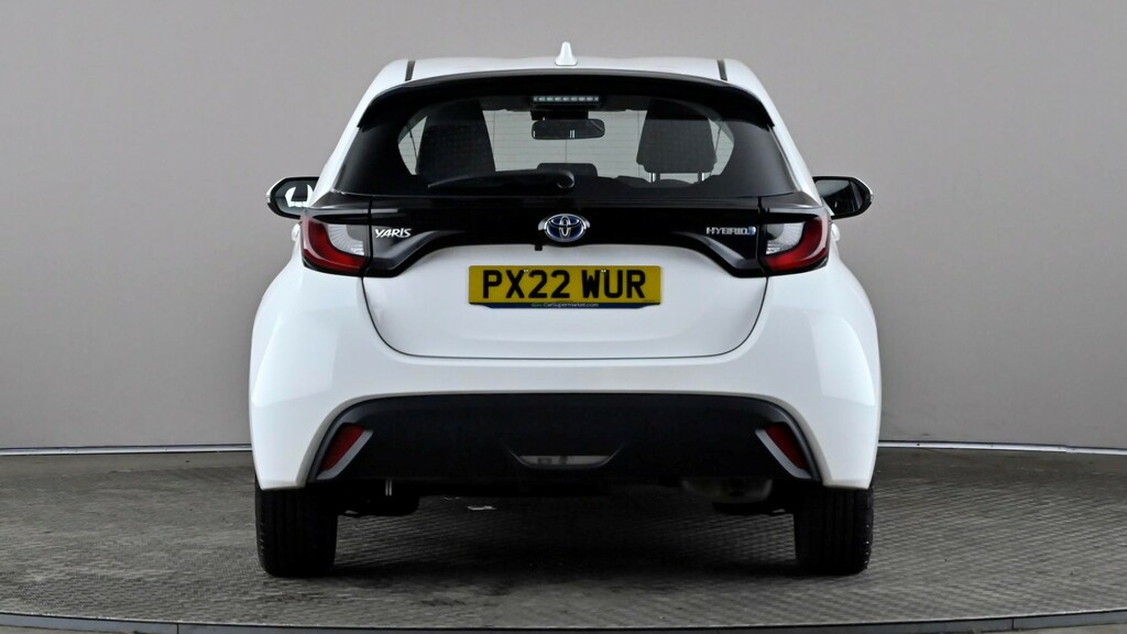 Toyota Yaris 1.5 Hybrid Icon Cvt PX22WUR White #5