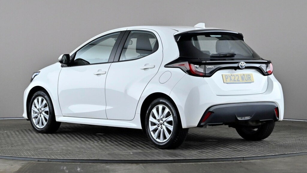 Toyota Yaris 1.5 Hybrid Icon Cvt PX22WUR White #4