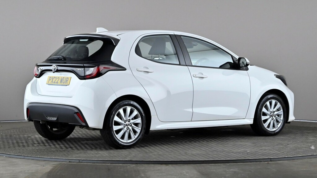 Toyota Yaris 1.5 Hybrid Icon Cvt PX22WUR White #6