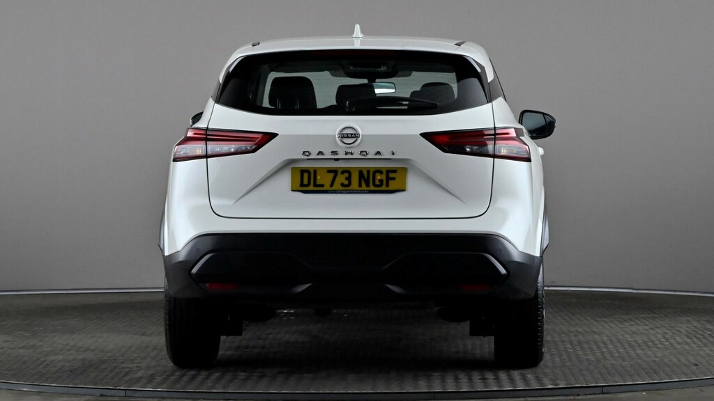 Nissan Qashqai 1.3 Dig-t Mh 158 Acenta Premium Xtronic DL73NGF White #5