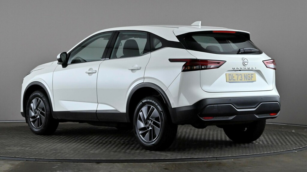 Nissan Qashqai 1.3 Dig-t Mh 158 Acenta Premium Xtronic DL73NGF White #4